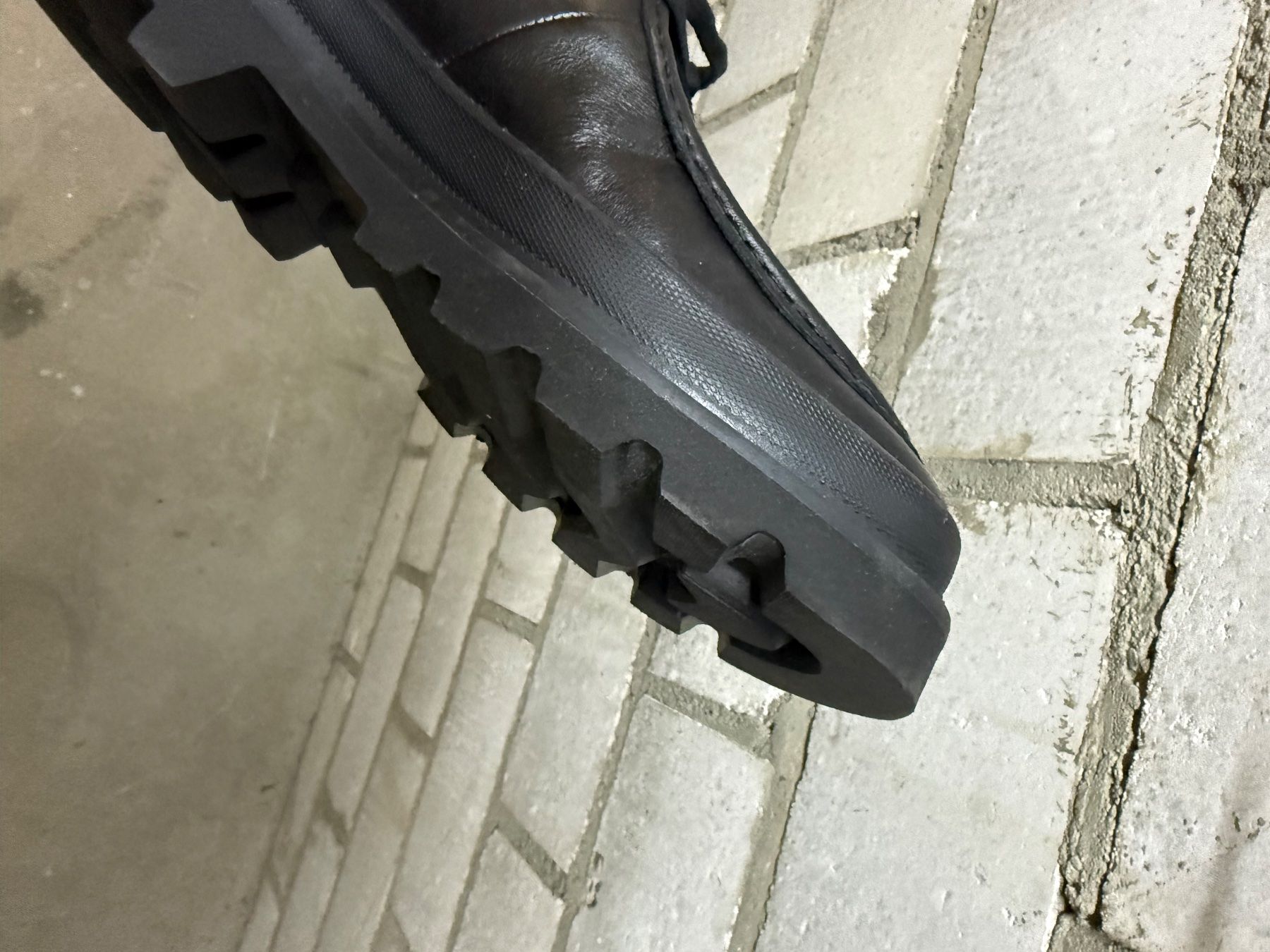 Clarks Scarpe da uomo: Schwarze Clarks Herrenschuhe - Größe 41 – Usato da Ostermundigen venduto da wal_2qf6 7