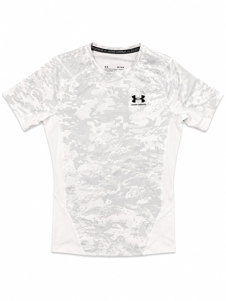 Under Armour T-shirts: Under Armour Camo Compression Shirt M – D'occasion à Rümlang par svent