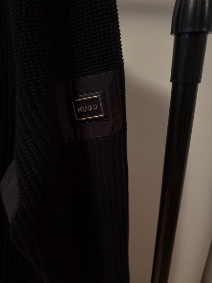 Hugo Boss Pulls & Sweat-shirts: Hugo Boss pullover con cappuccio é cerniera sulla gola – Neuf (Voir description) à Sementina par bru_vpp5 1