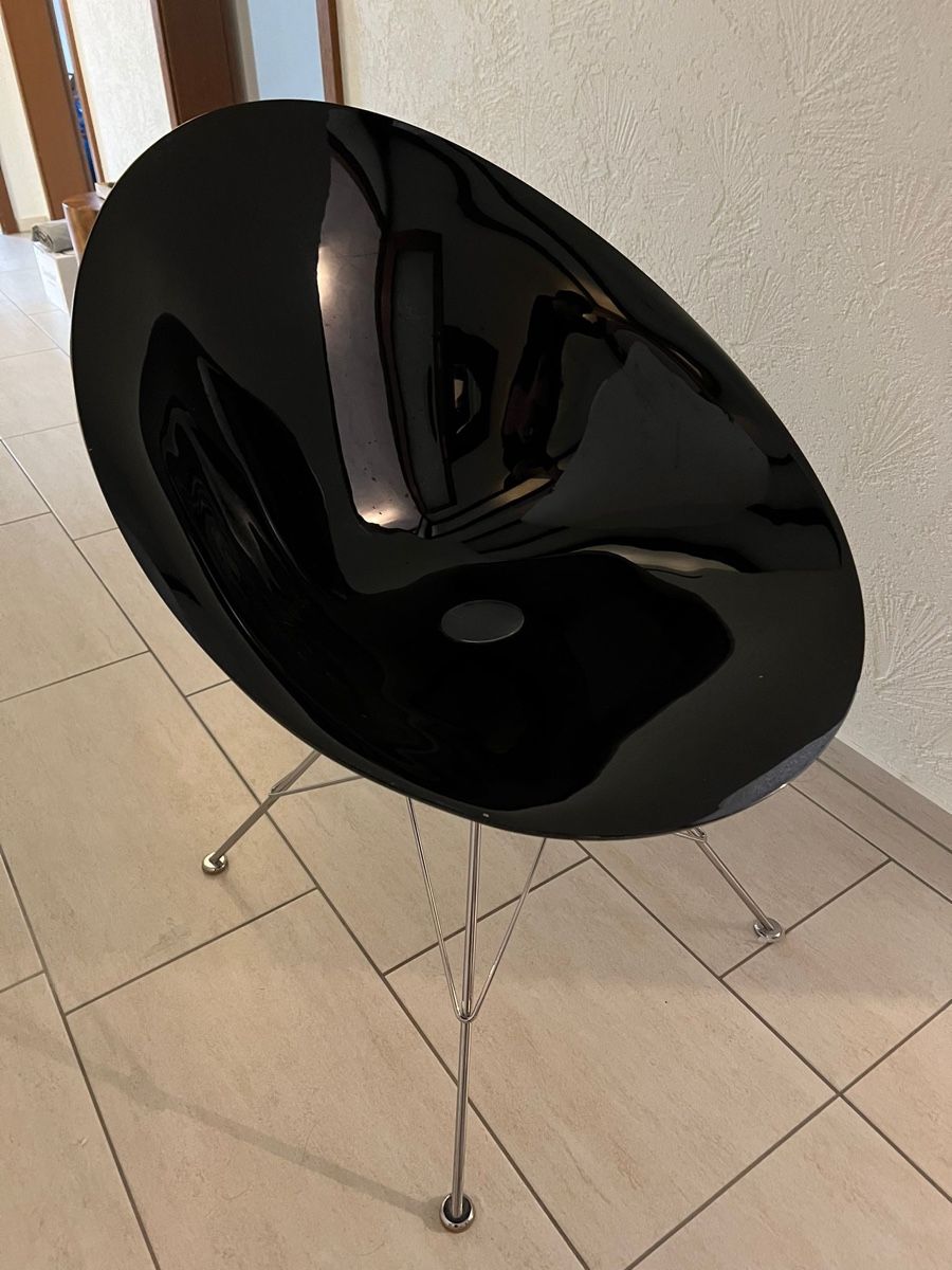 Kartell Sedie: Schwarzer Designer Stuhl, Kartell – Usato da Rorbas venduto da Mogazrh