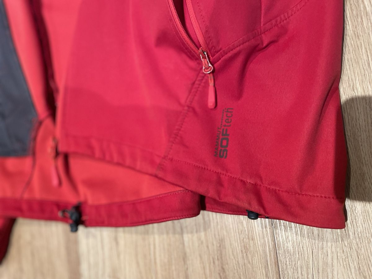 Mammut Jacken: Mammut soft shell Jacke rot – Defekt aus Walenstadt von  4