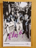 Scorpions, Original Autogramme auf Foto in s/w