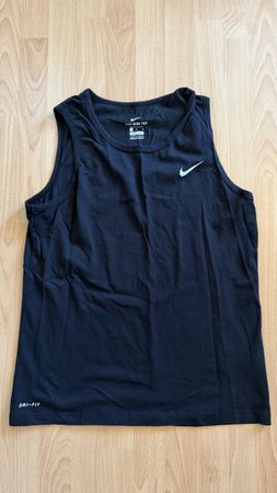 5 tshirts / tanktop + 1 short (Nike Dri-FIT / Under Armour)