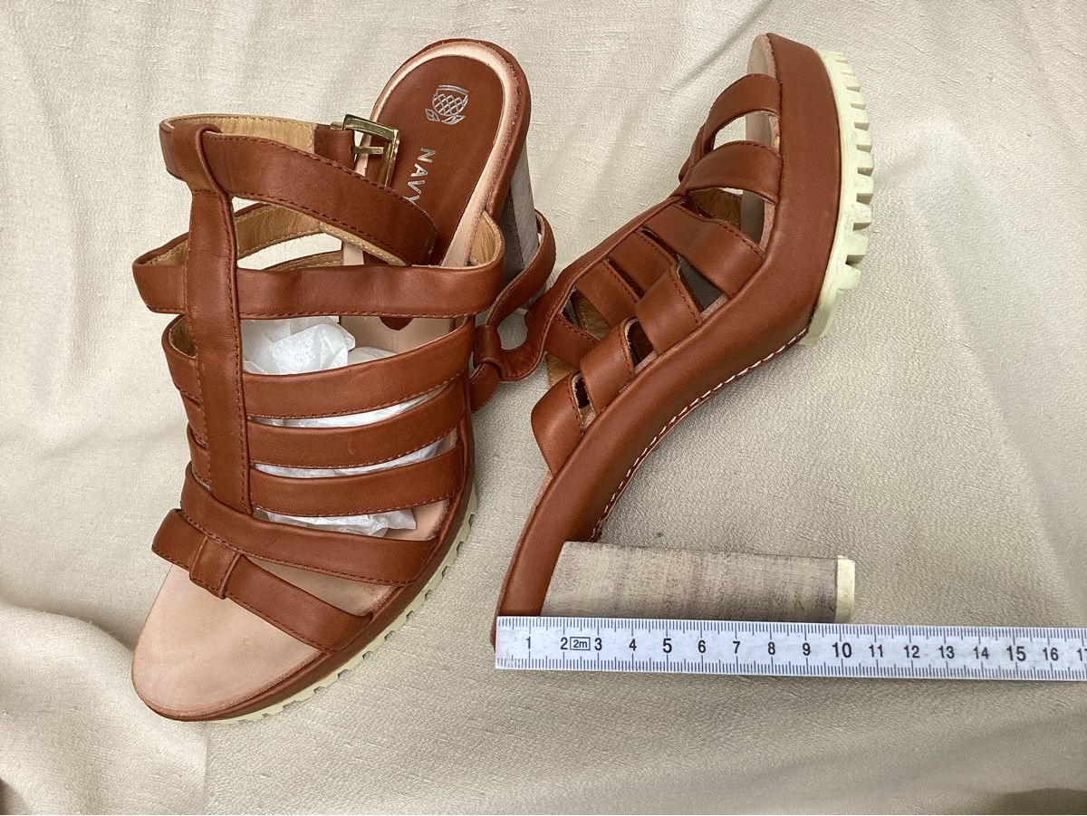 Navyboot Scarpe da donna: Navyboot Sandalen – Usato da brütten venduto da hagenbuche 1