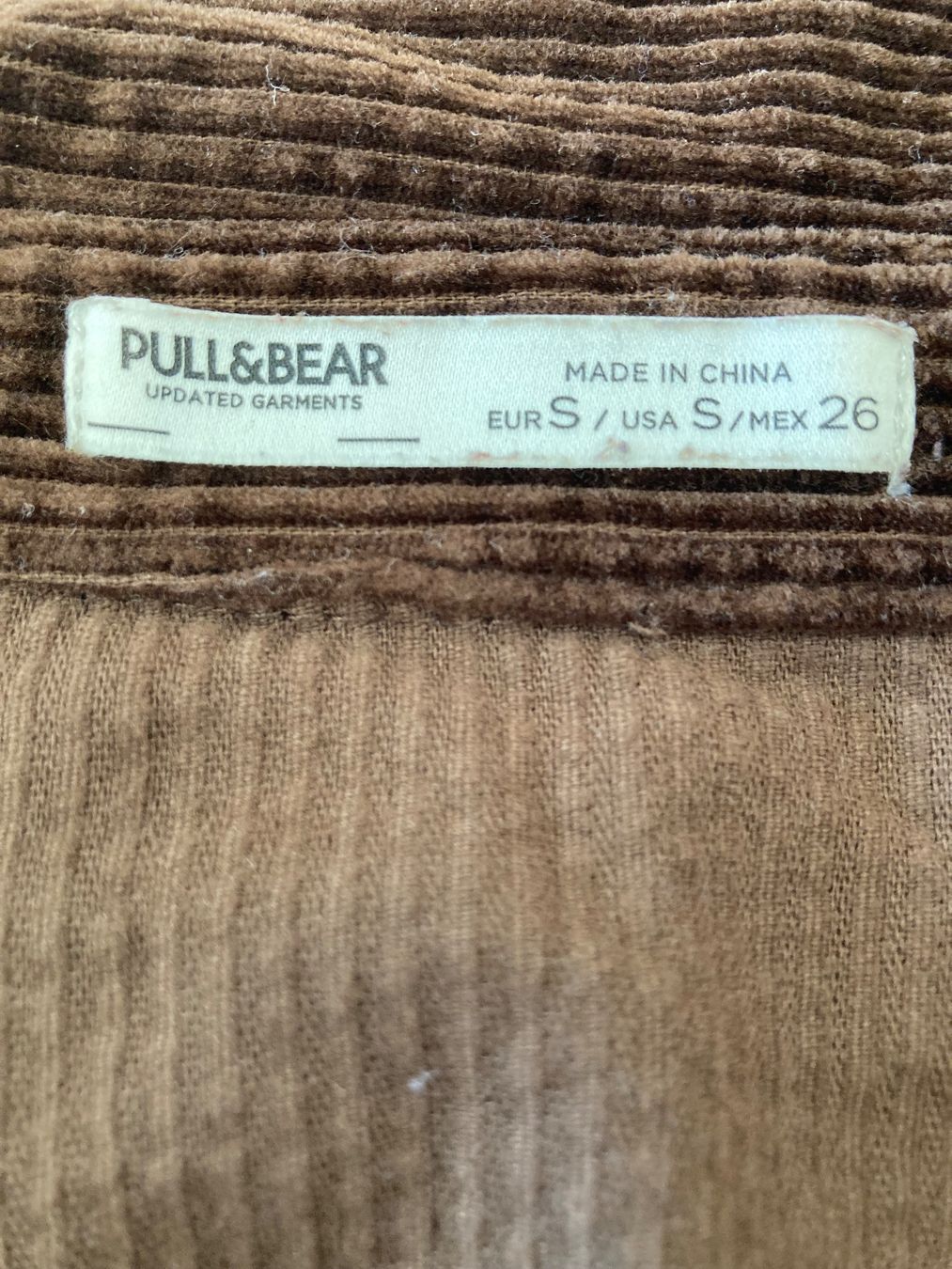 Pull&Bear Hemden: Pull & Bear oversized Cordhemd – Gebraucht aus Mörschwil von een_9yyh 1