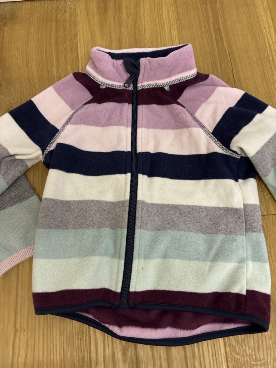 Lotti & Set di vestiti: Mädchen Kleiderpaket Pullover & Fleecejacken Gr. ca. 92 – Usato da Solothurn venduto da Jfk 3