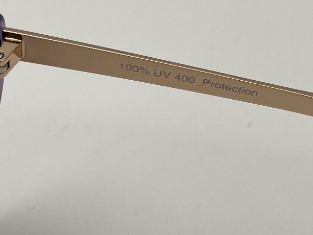Brillen & Gläser: Sonnenbrille mit UV Schutz, Lila/Gold – Gebraucht aus Auenstein von moin. 2