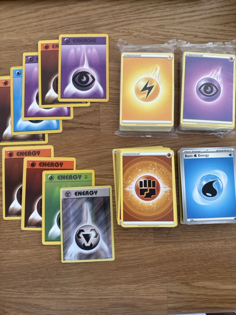 Pokémon Sammelbilder & Trading cards: Pokemon Energien mit einigen alten – Gebraucht aus Amriswil von sim_nlb6