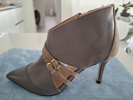 Tronchetti grigi, vera pelle, n. 35, tacco 8 cm