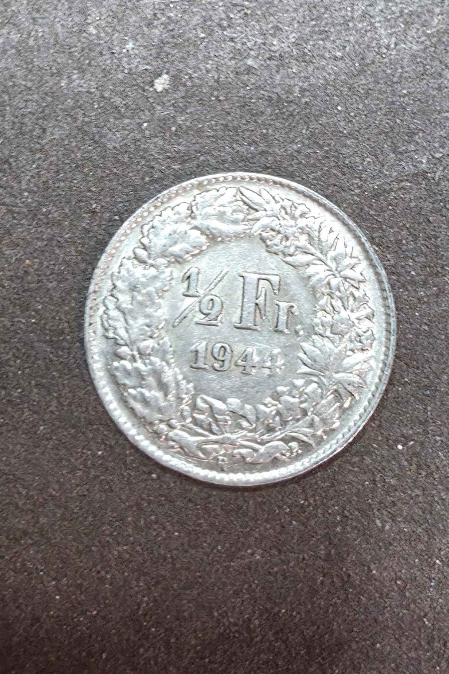 Tutti le monete: Silbermünze 1/2 Franken 1944 – Usato da Filzbach venduto da Cschufi