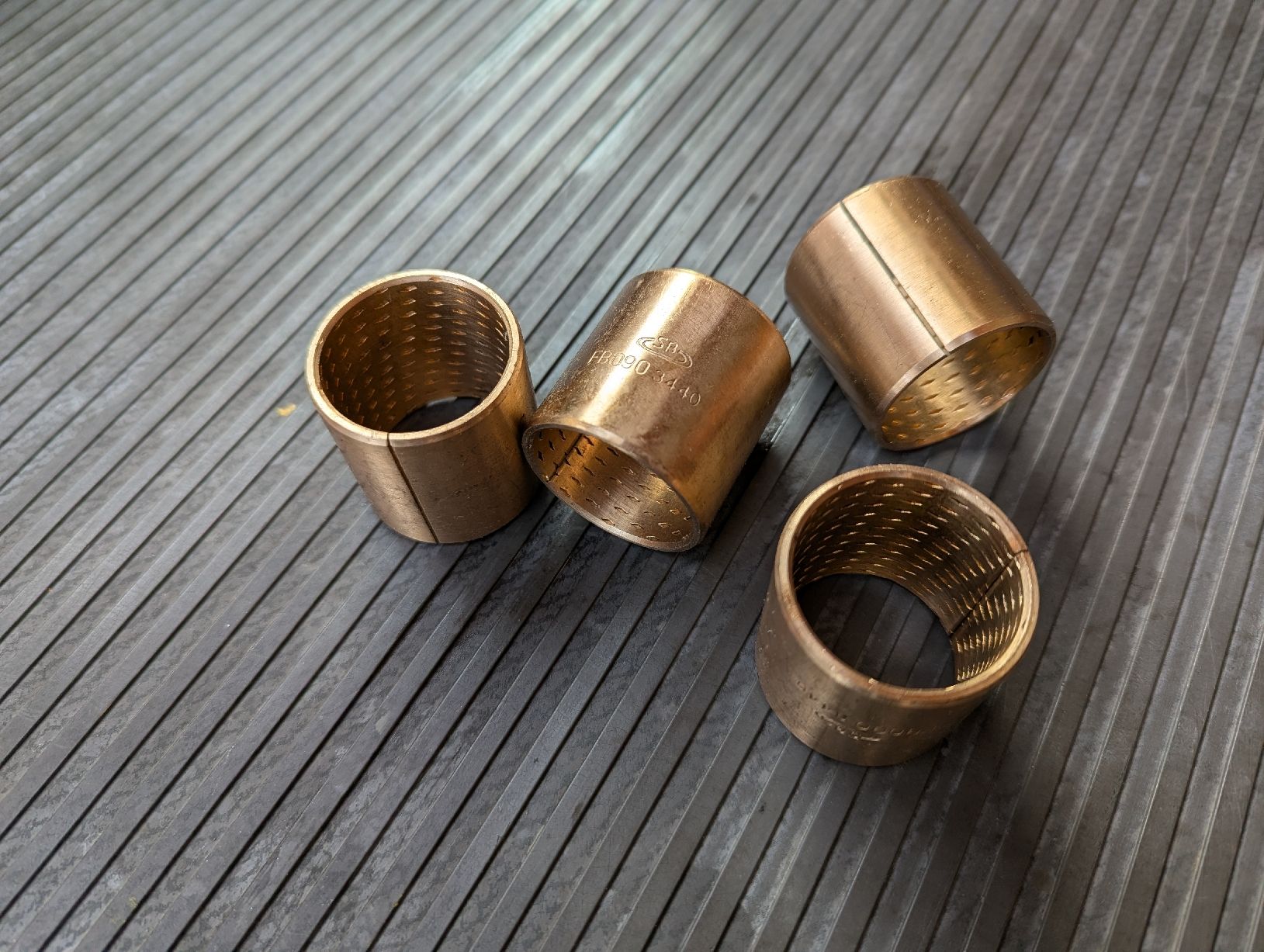 Cuscinetti a sfere: Gleitlager Bronze – Usato da Dietschwil venduto da FIZENATOR 1
