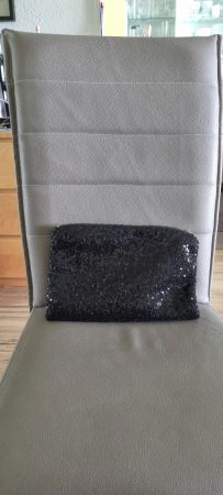 Abendtasche mit funkelnden Pailletten