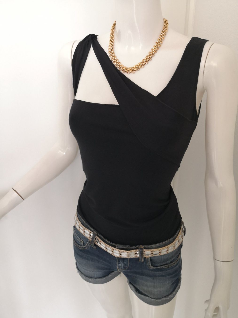 Mango Top: 🤩MANGO TRAPEZ-TOP STRETCH SCHWARZ – Nuovo (secondo la descrizione) da Olten venduto da Naja-Twins-Twins 3