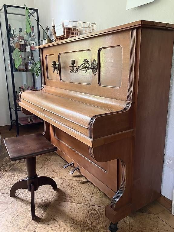 Strumenti musicali: Klavier  – Usato da Bern venduto da S4be 3