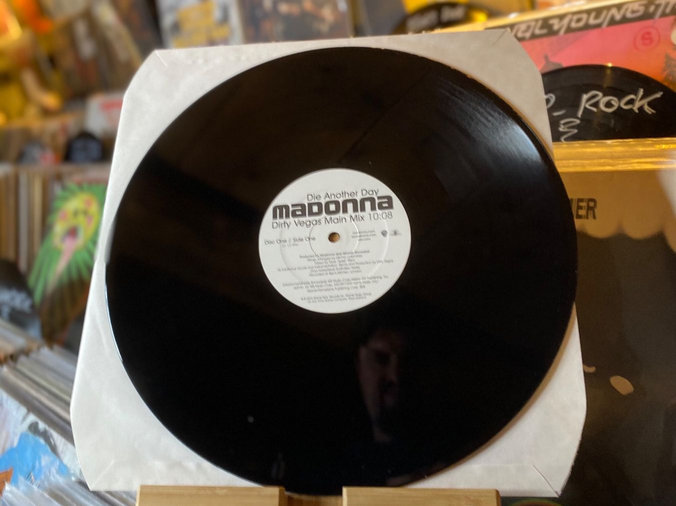 Dischi in vinile: MADONNA - DIE ANOTHER DAY...OG EU 2002....VG+/VG++ – Usato da Gals venduto da Diskopatshop 2