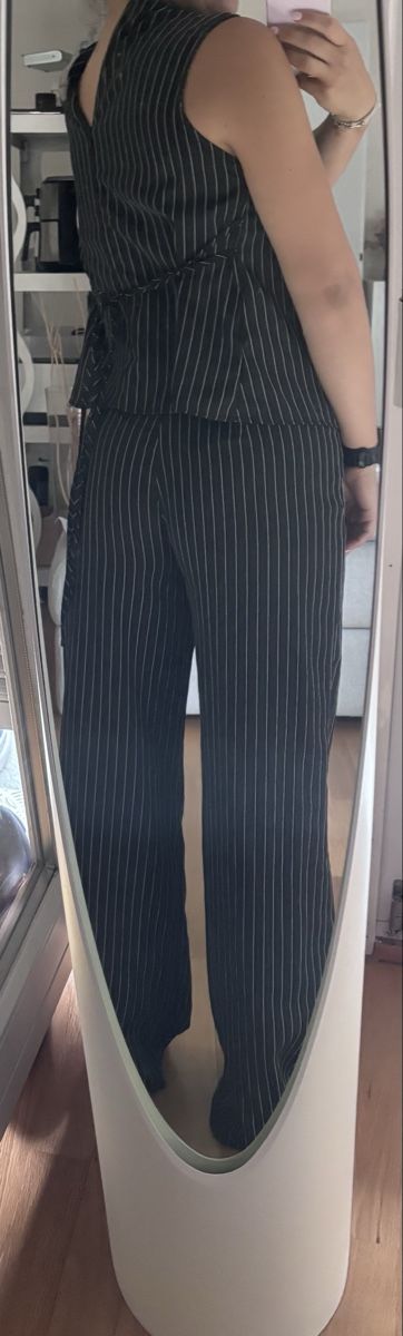 Lotti di vestiti: Tailleur gessato blu e bianco estivo – Nuovo (secondo la descrizione) da Zürich venduto da mat_58mf 2