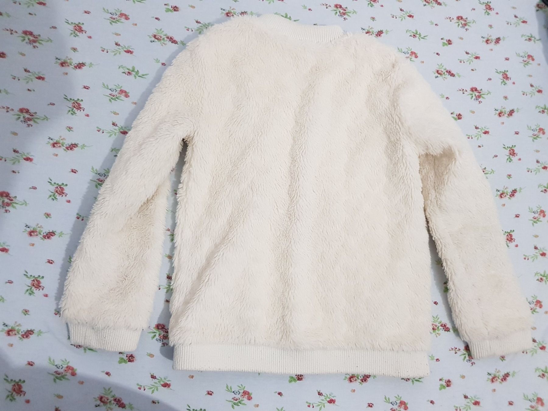 Maglioni & Felpe: Sweatshirt / Pullover Mädchen 128 – Usato da Biel/Bienne venduto da KatarinaFilip 1