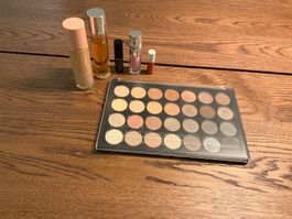 Essentiel Eyes Lidschatten-Palette & Kosmetik-Set