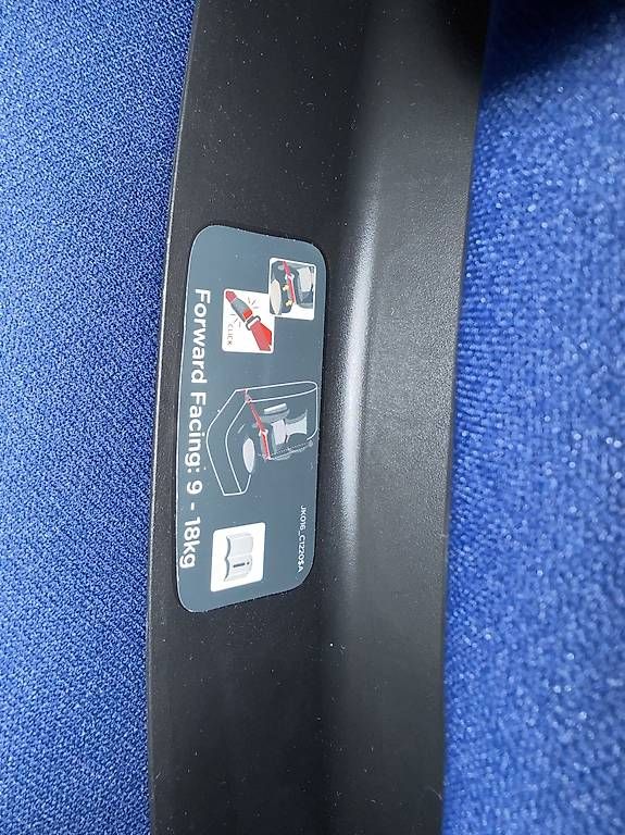Seggiolini per auto: Siège auto 9 à 36 Kg isofix – Usato da Epalinges venduto da Loix32 4