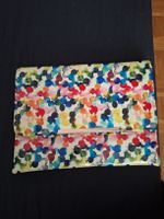 Dune London Clutch mit Farbklecksen, ideales Sommeraccessoir