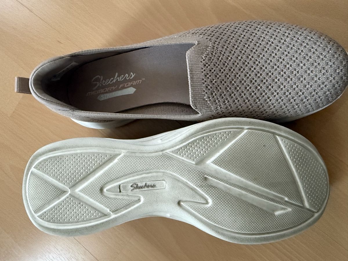 Skechers Chaussures femmes: Skechers Memory Form Stretch Fit Slippers Gr. 38 – Neuf (Voir description) à St. Gallen par Gizmotigi 1