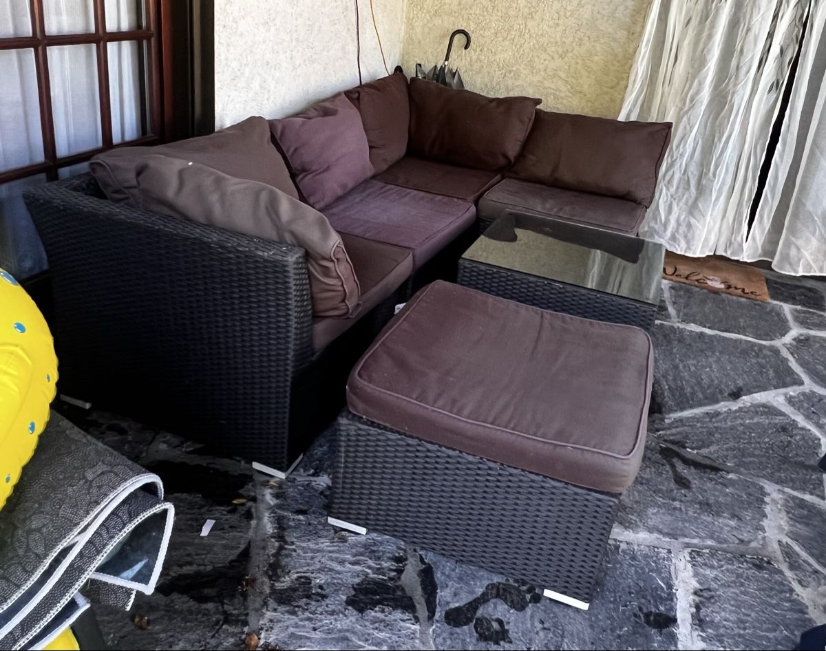 Divani: Divano da giardino in rattan con tavolino e cuscini – Usato da Sementina venduto da kel_lr5f 1