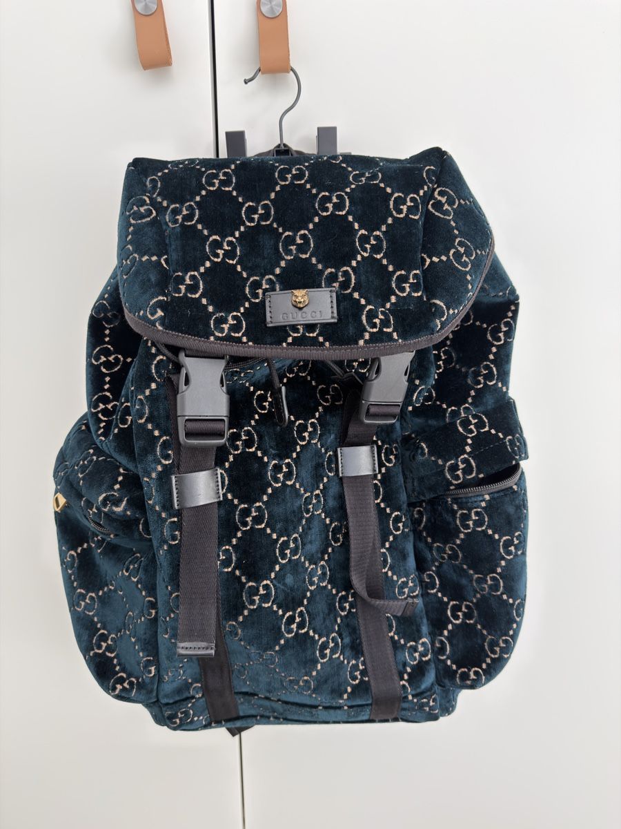 Gucci Rucksäcke: Sac Gucci / sac à dos GG Velour – Neu (gemäss Beschreibung) aus Orges von lat_l28l