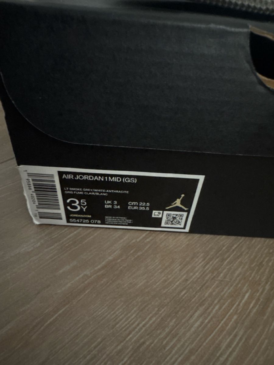 Jordan Scarpe per ragazzi: Air Jordan 1 Mid GS, gris blanc, taille 35.5 – Nuovo (secondo la descrizione) da Begnins venduto da yve_7czq 1