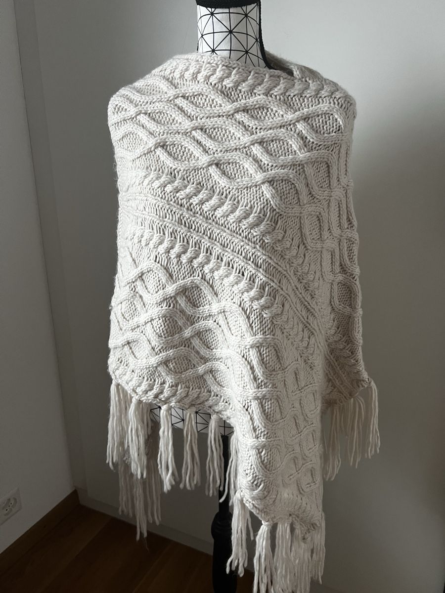 Altro in Moda donna: Poncho écru à franges - comme neuf! – Nuovo (secondo la descrizione) da Gland venduto da choupon
