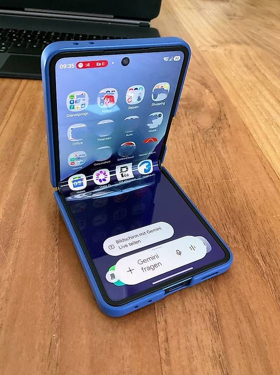 Samsung Portables: Samsung Galaxy Flip 7 – D'occasion à Brunnen par Alfa 3