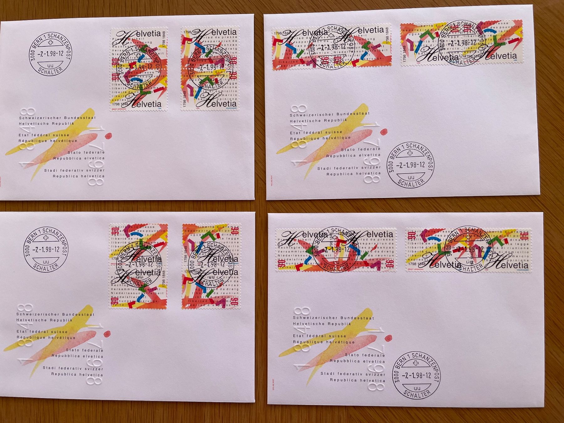 Tous les timbres: 4 doc. différents, 1er j, parfait état – D'occasion à Sonceboz-Sombeval par Comment2