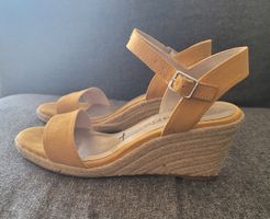 Tamaris Keilsandalen Ockerfarbe