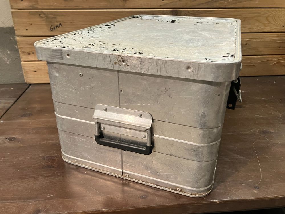 gebr. Alu Blechbox mit Deckel ab 1.- (Gebraucht) in Lichtensteig für ...