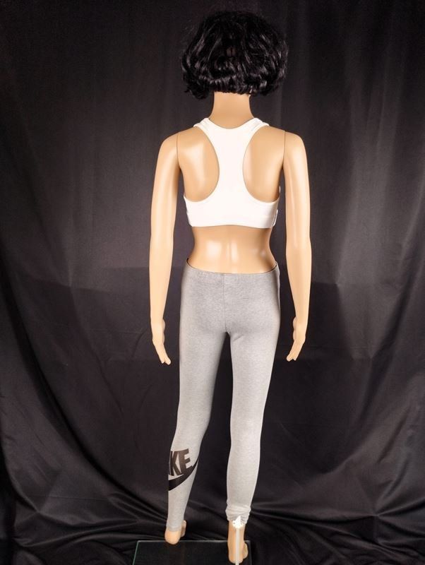 Nike Top: NIKE Sport Top – Usato da Schübelbach venduto da Restwert_Schubelbach 3