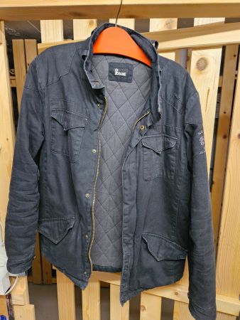 Jacke No Name