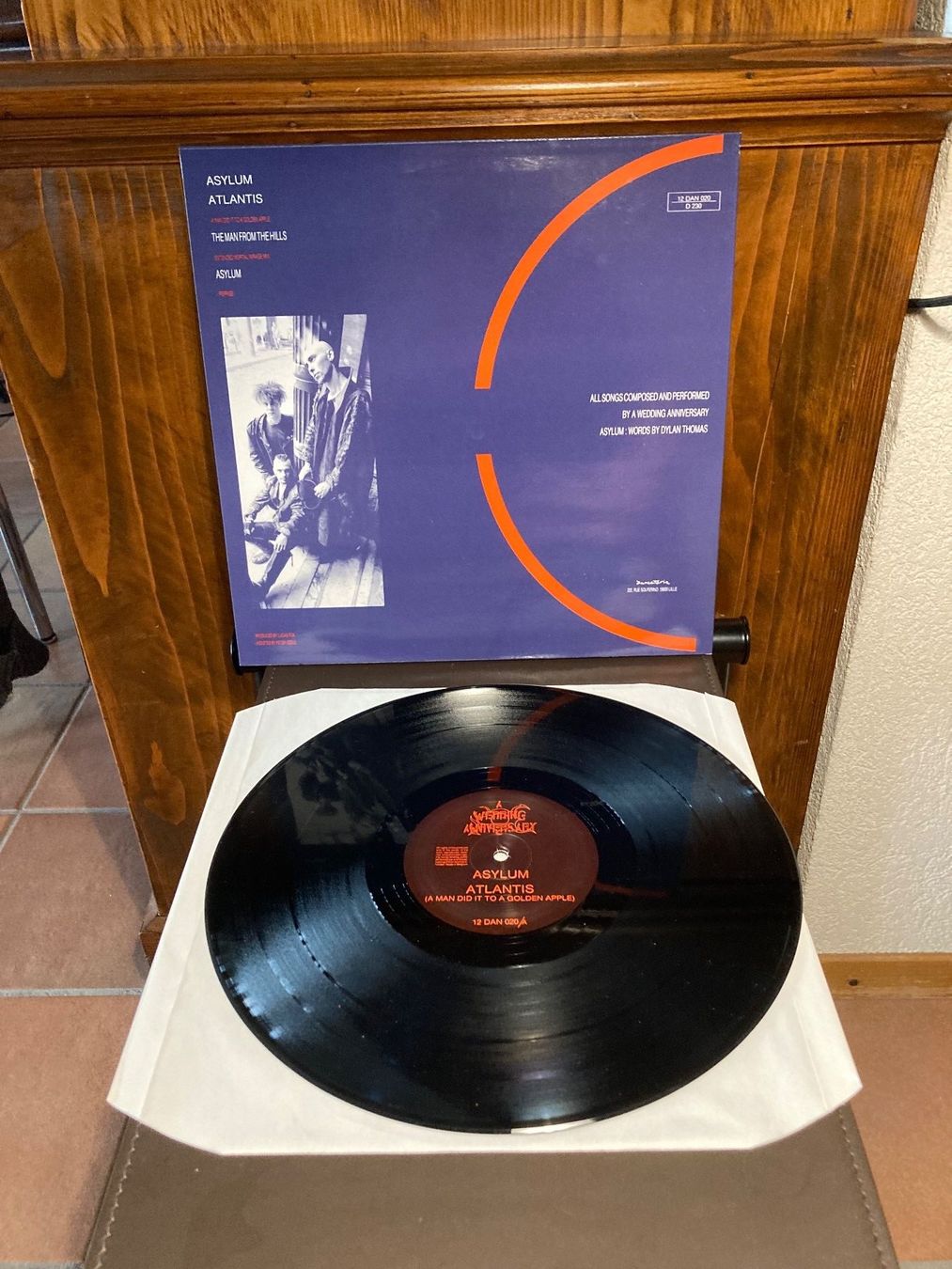 Dischi in vinile: A Wedding Anniversary - Asylum – Usato da Fribourg venduto da Karushi 1