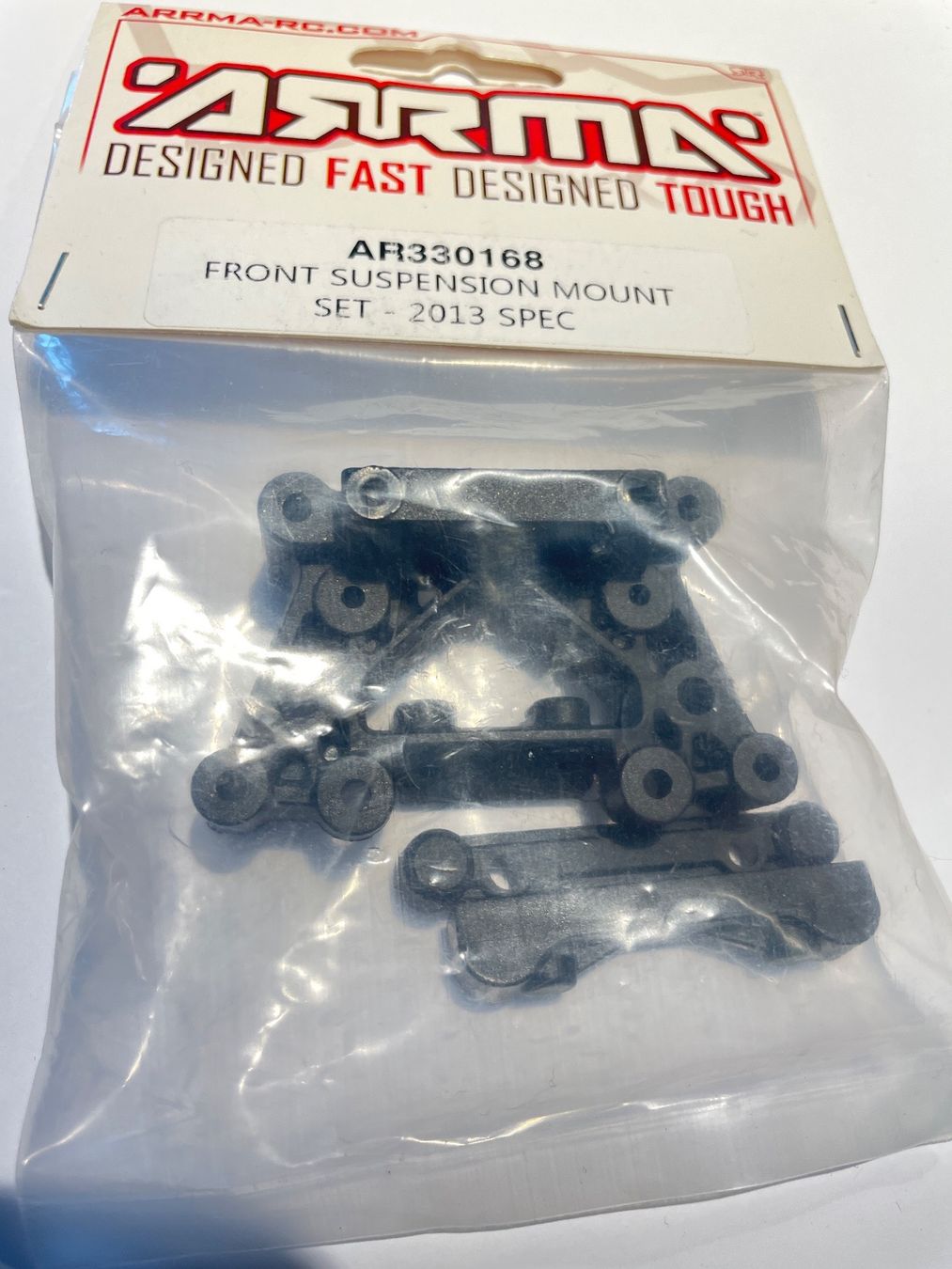 Arrma Modellismo RC: ARRMA AR330168 FRONT SUSPENSION MOUNT SET (2013 SPEC) – Nuovo e nell'imballaggio originale da Rüti ZH venduto da amei1966
