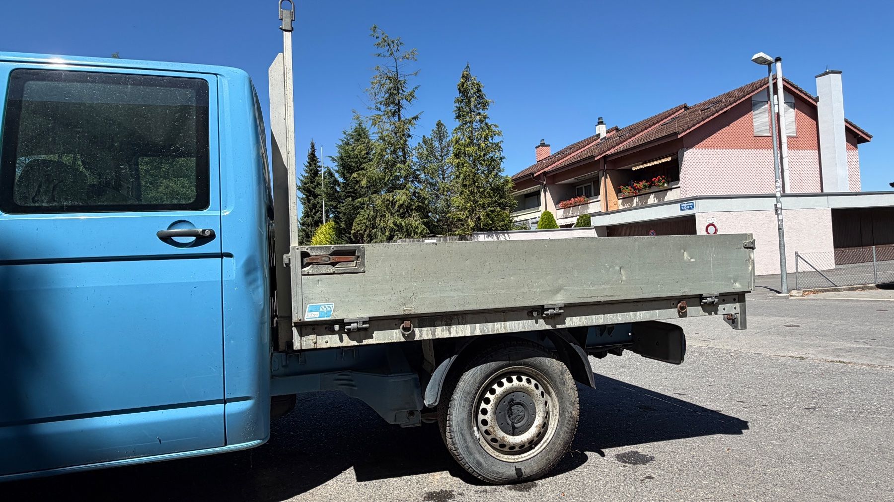 VW Autos: VW T5 2.5 Brückenwagen / Pickup – D'occasion à Thun par mercedesbenz12 1