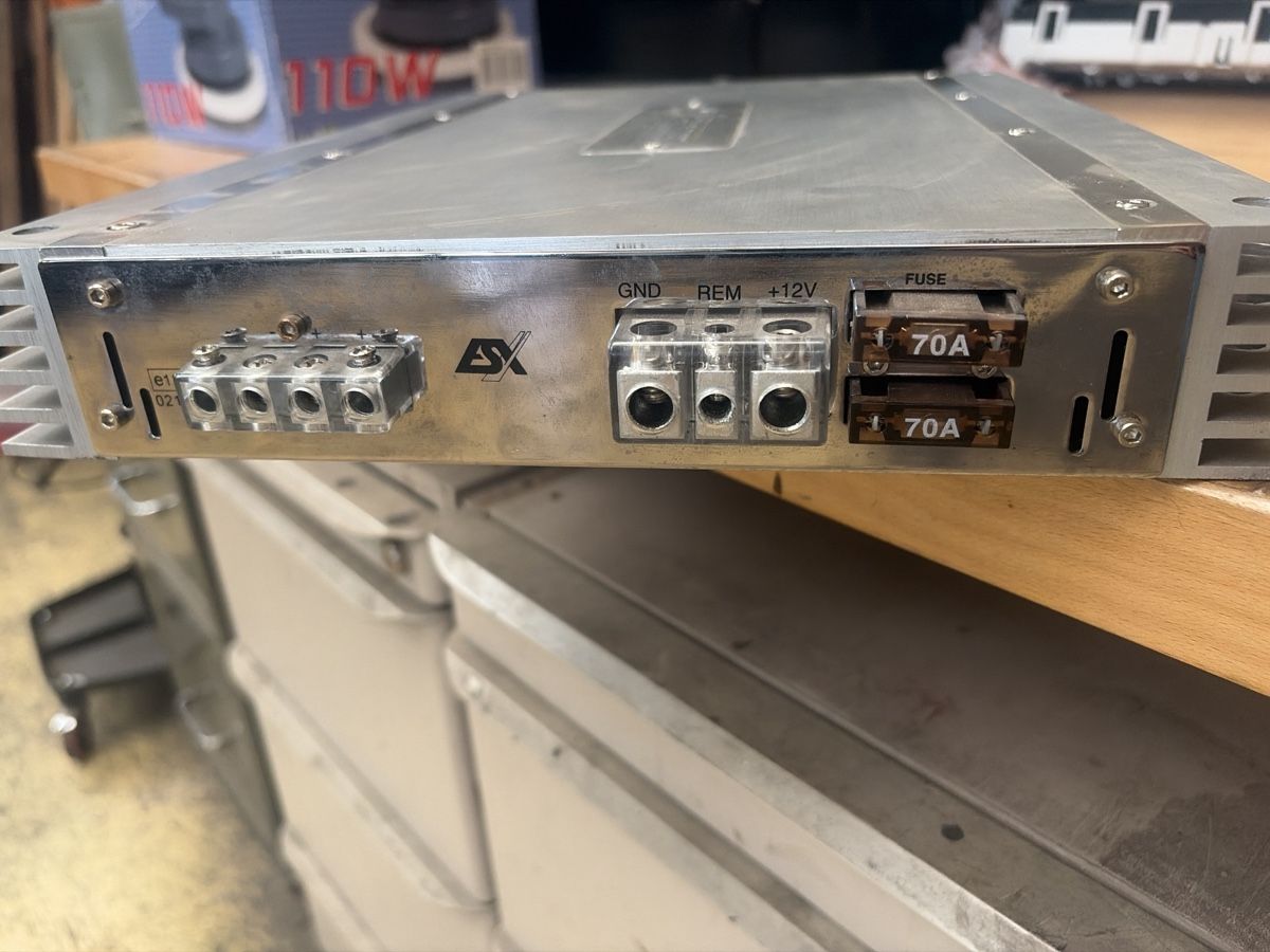 Amplificatori: ESX-Signum SX-2000D verstärker – Usato da Birrwil venduto da deg_67jl 2