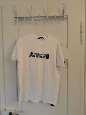 T-Shirt mastermind vs A BATHING APE Grösse M weiss