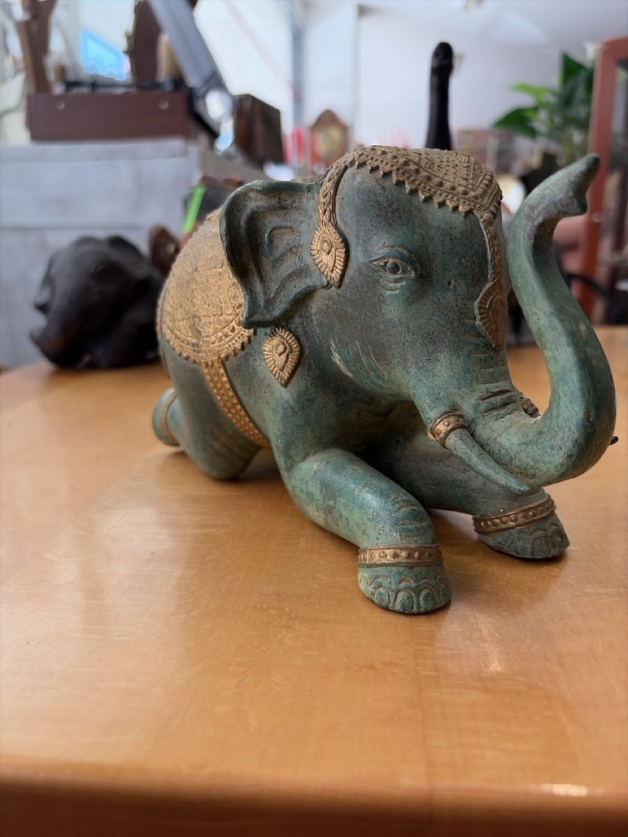 Figuren:  liegender Paradeelefant  – Neu (gemäss Beschreibung) aus Rorschach von TrendyDeals