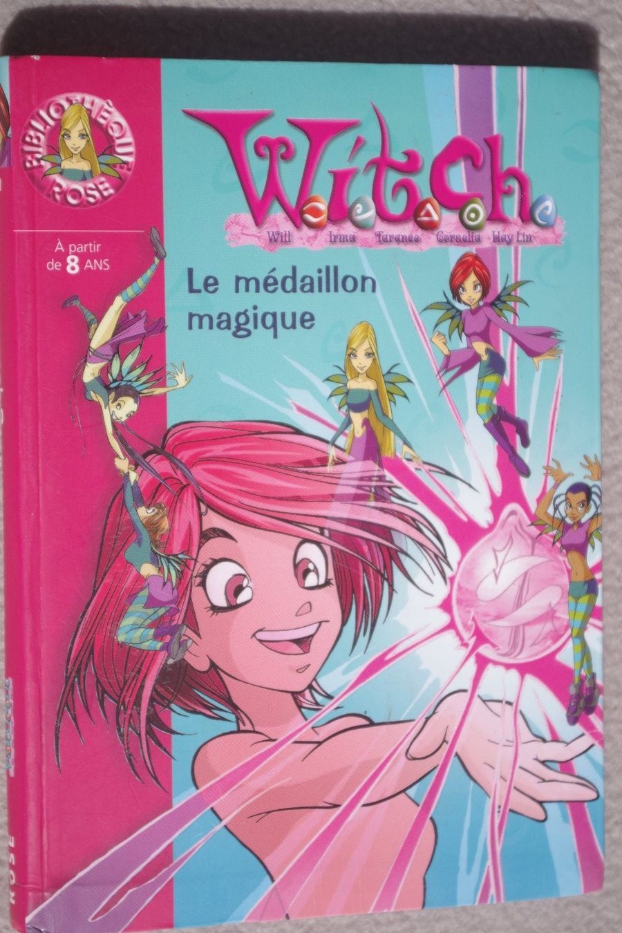 Libri: Witch - Le médaillon magique – Usato da Fully venduto da Minouchka