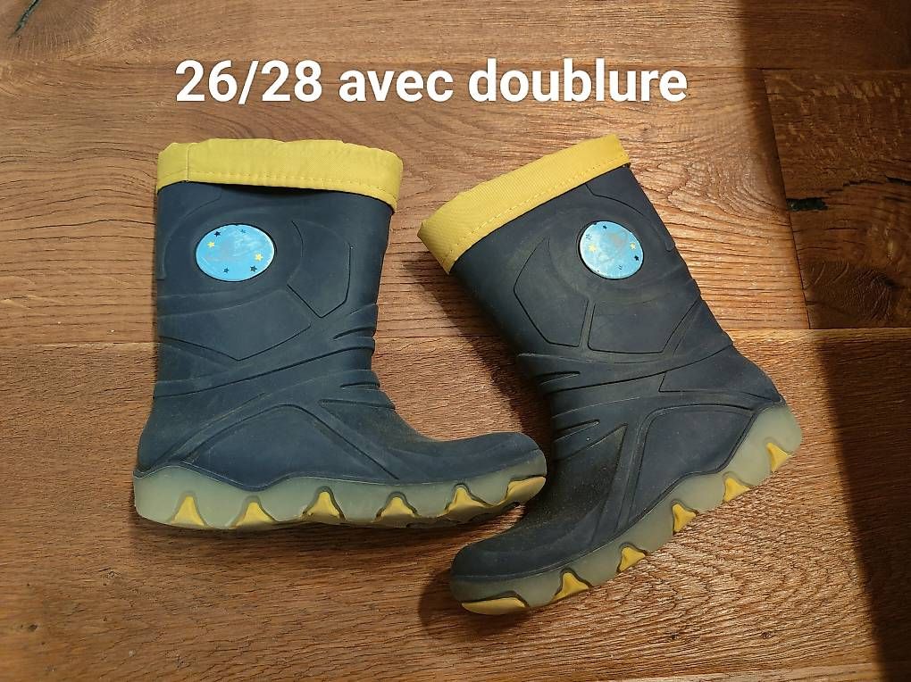 Scarpe per ragazzi: Bottes de pluie avec doublure  – Usato da fribourg venduto da pegalex