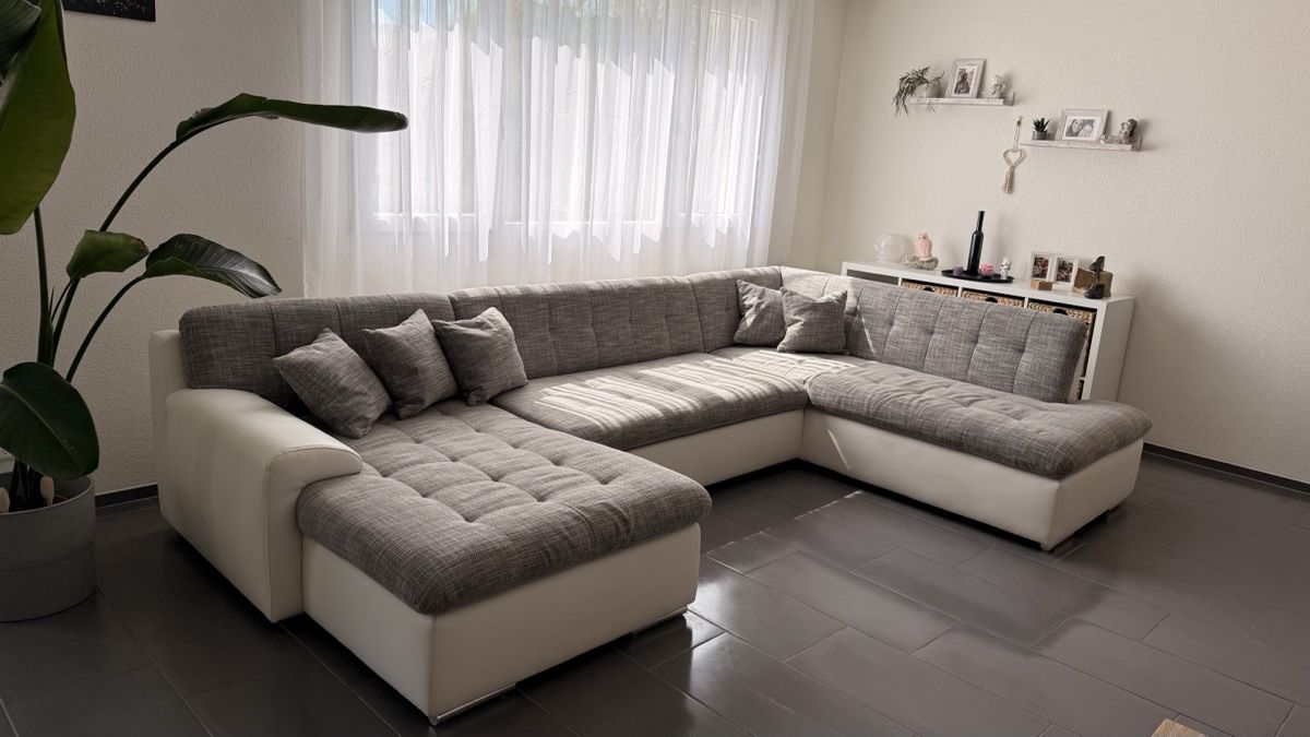 Sofas: Moderne U-Form Wohnlandschaft mit Bettfunktion – Gebraucht aus Alchenflüh von Scoobydoo6