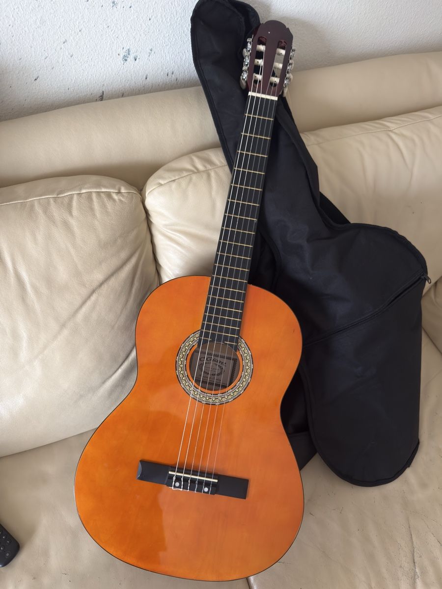 Strumenti musicali: Girarre – Usato da Kloten venduto da bal_kc8x