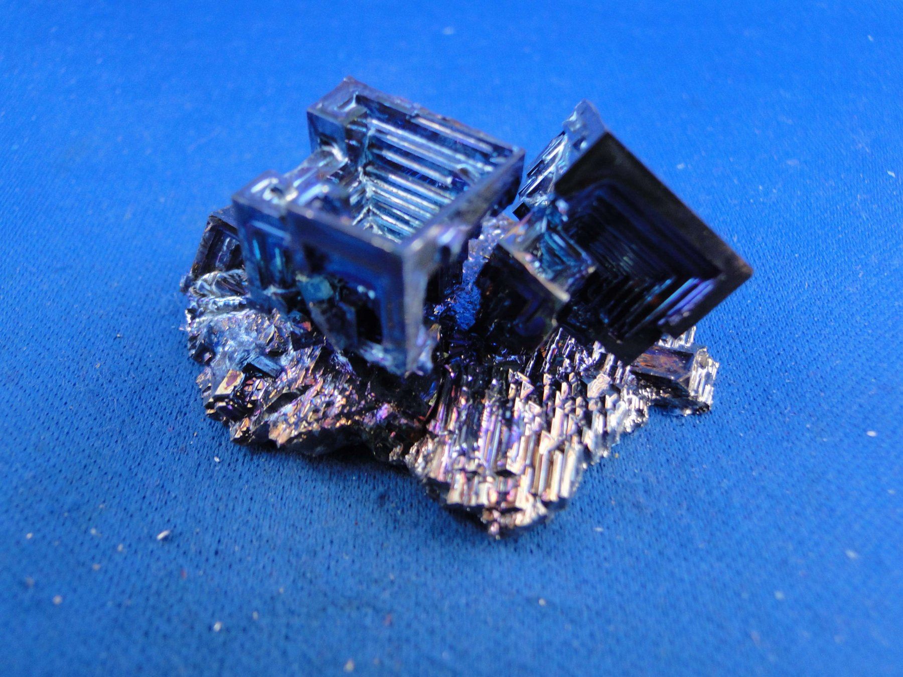 Minerali & Pietre curative: Bismuth – Usato da Schinznach Bad venduto da Demerald 4