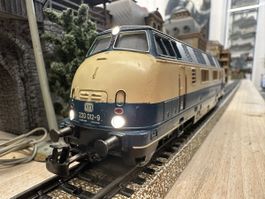 Märklin 3081 DB BR 220