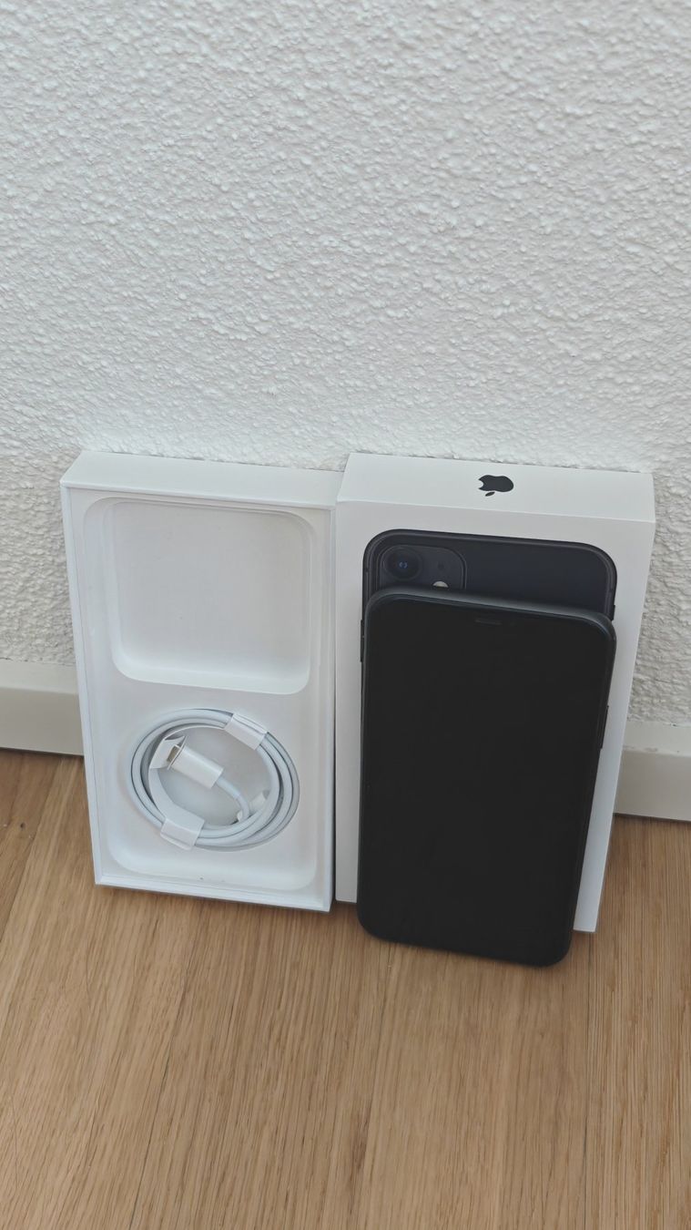Apple Handys / Smartphones: iPhone 11 128 GB schwarz – Gebraucht aus Lenzburg von RENOLOGY 1