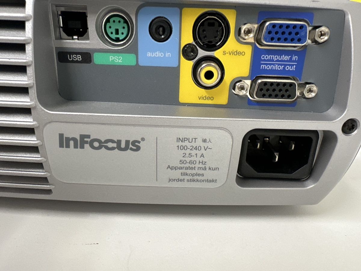 Infocus Videoprojektoren: Beamer Infocus 250 – Gebraucht aus Wetzikon ZH von Paramedico 2