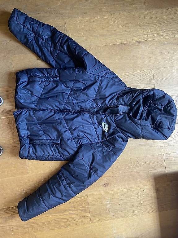 Jacken: Nike Winterjacke – Gebraucht aus Emmenbrücke von lissyrom